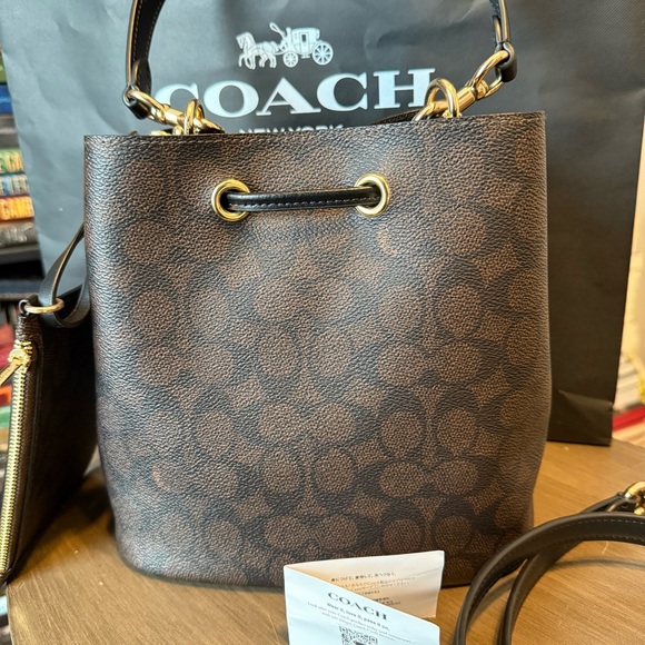 Coach Rowan Bucket Bag In Signature Canvas - Picture 5 of 9